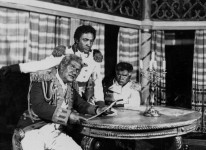 АНРИ КРИСТОФ (в центре)
«Гаити» У.Дюбуа. 1954 год.
В сцене заняты: М.Романов, А.Бунин. 