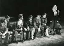ЧЛЕН ПАРТКОМА (третий слева)
«Хозяйка» М.Гараевой. 1978 г.
Сцена из спектакля.

