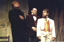 А.Хорошко (в центре) в спектакле
«Шантрапа» П.Саксаганского. 1994 г.
 Киевский театр «Колесо».
