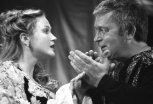 ОТЕЛЛО
«Венецианский  мавр» («Отелло») по У.Шекспиру  1998 г. 
В сцене участвует – Л. Самаева.
