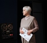 у виставі Візаві 