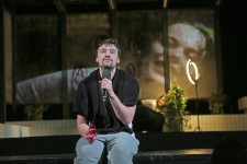 у виставі Санаторійна зона 