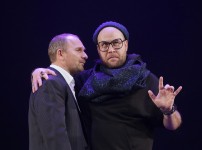 у виставі Ця мить і є твоє життя 